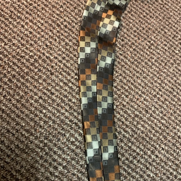 tie - Picture 9 of 13